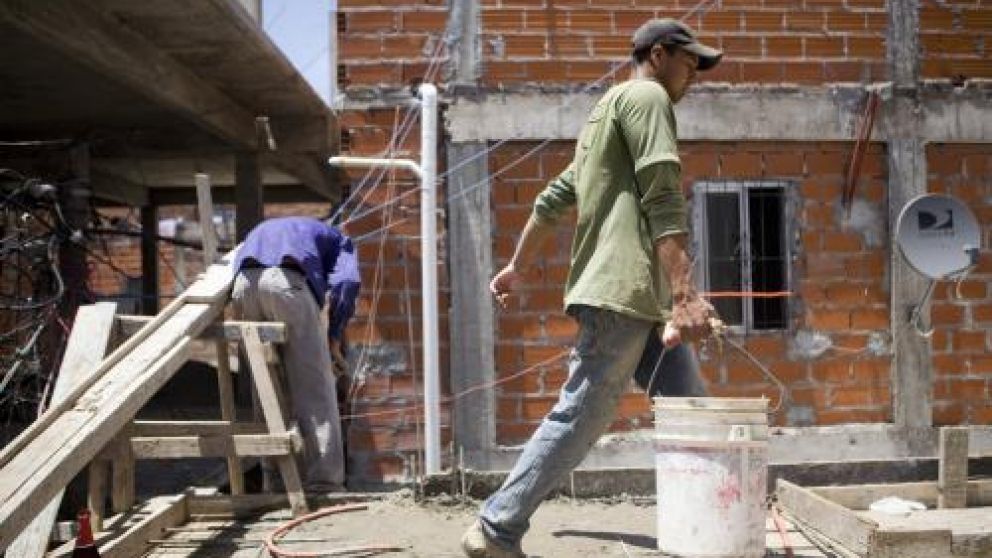 El 75,9% no cuenta con aportes jubilatorios, y el 51,3% no posee cobertura de salud.