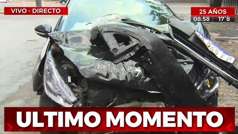 Así quedo el auto que colisionó con otros cuatro en Palermo (Foto: Crónica HD).