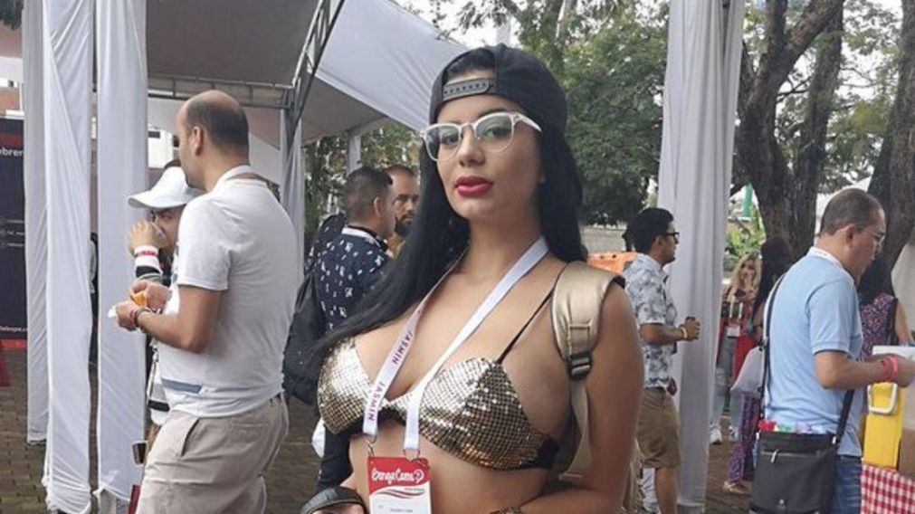 Amaranta promete promocionar buenos alumnos.