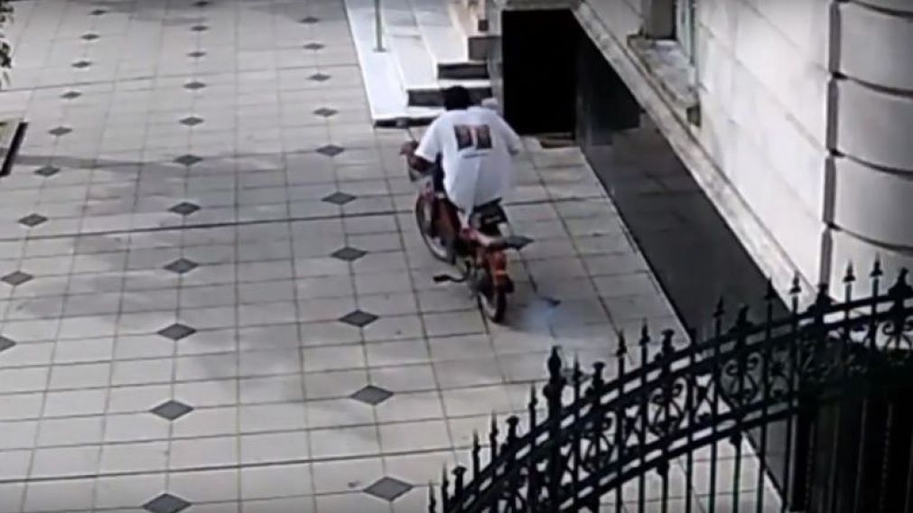 El detenido escapó en moto del lugar (Imagen ilustrativa)