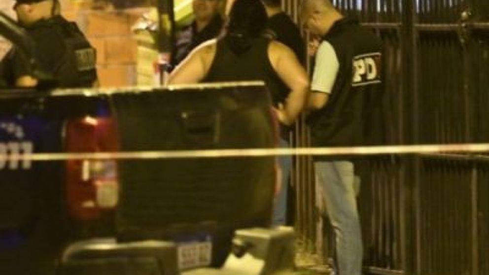 En la cocina de la anciana hallaron un adoquín con manchas de sangre.