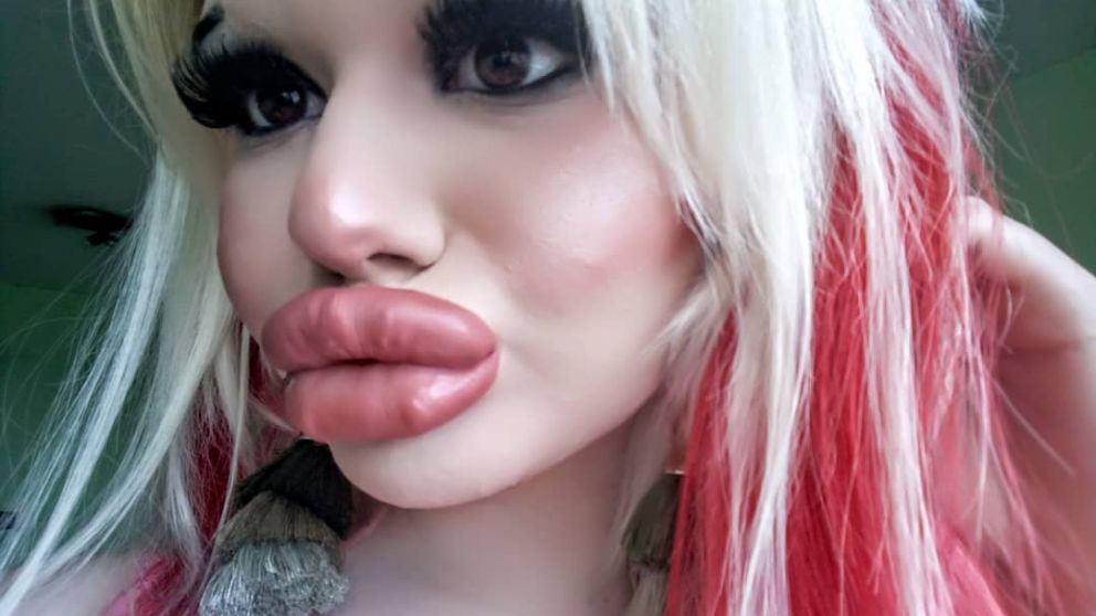 Andrea quiso ser Barbie desde nena, cuando sus padres le regalaron una. (@andrea.andrea345)