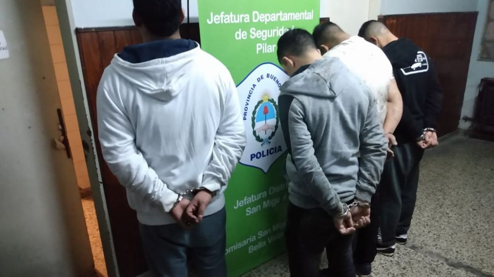 Estos son los individuos que fueron apresados en el operativo.