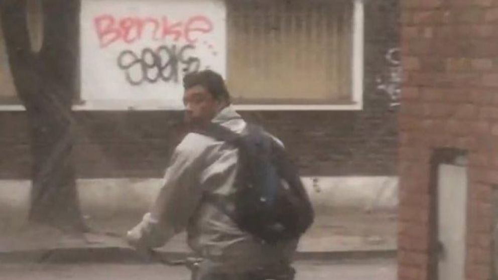 Este es el sujeto filmado por una de las damnificadas.
