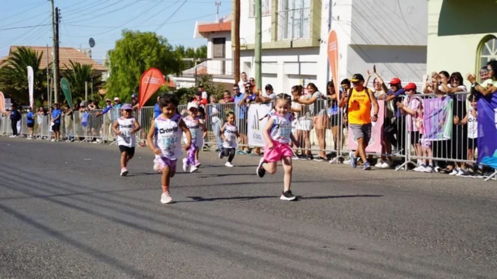 Se largó la Carrera Internacional 60º Aniversario del Diario Crónica