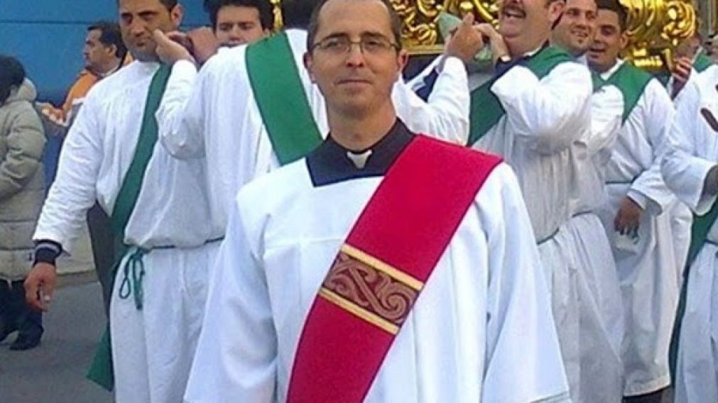 Seg�n el cura, Luqu�n era muy querido en la comunidad porque ayudaba a todos (Google). 
