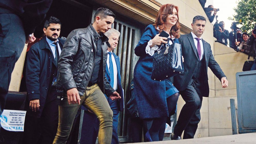 El Tribunal debe resolver si la ex presidenta puede viajar a Cuba a visitar a su hija (Crónica/Hernan Nersesian)