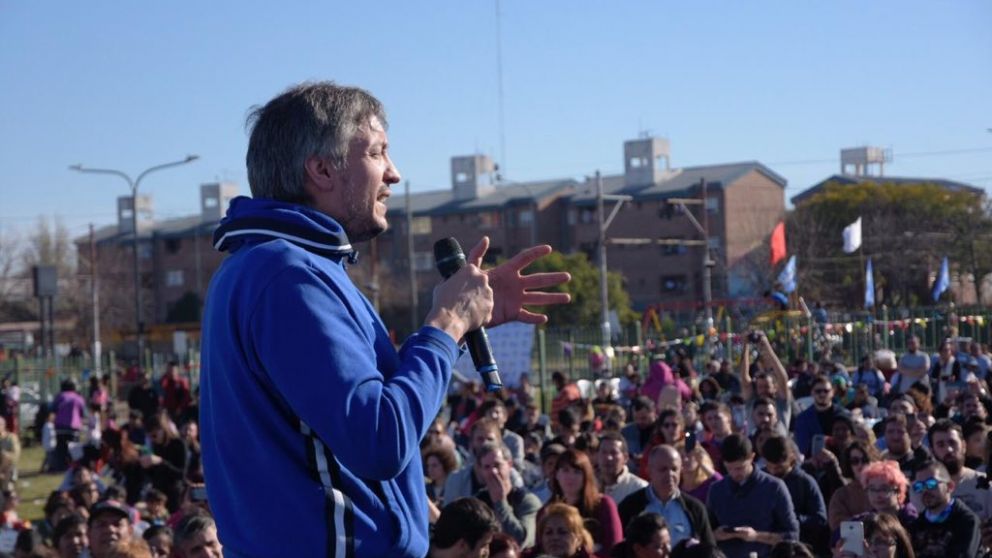 El hijo de la ex presidenta encabezó un encuentro en el barrio porteño de Lugano.