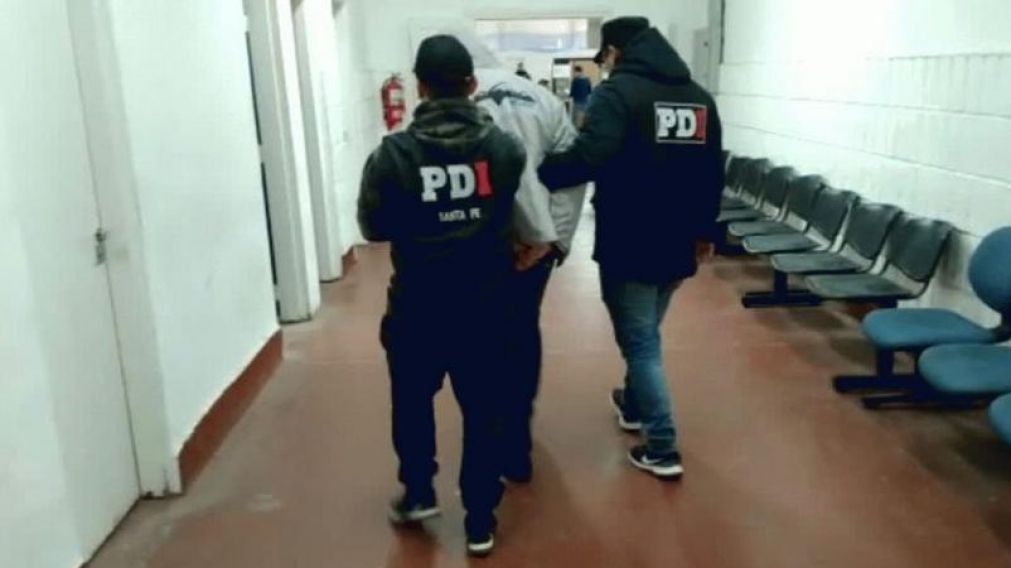 Así trasladaban al ex árbitro detenido.