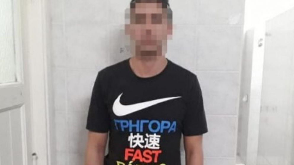 El árbitro, nuevamente detenido por acosar menores.