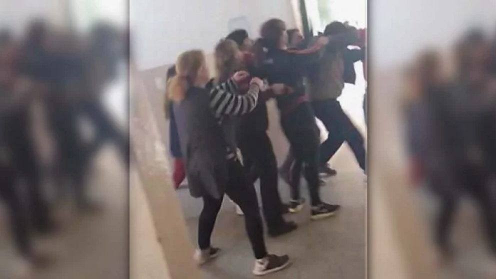 Los padres acusan al profesor de haber "manoseado" a nenas de entre 12 y 13 años. (Capura de pantalla)