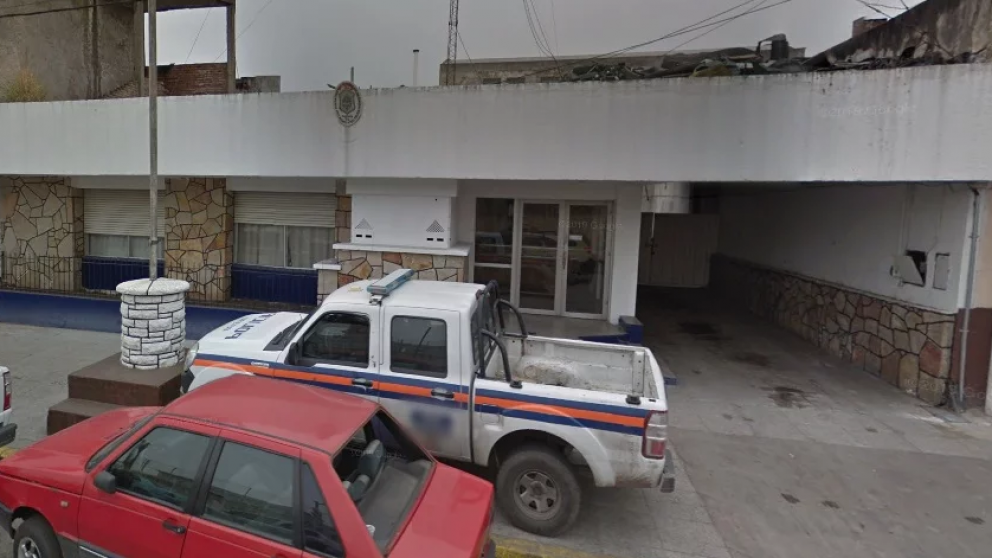 Los oficiales están acusados de extorsión. (Archivo)