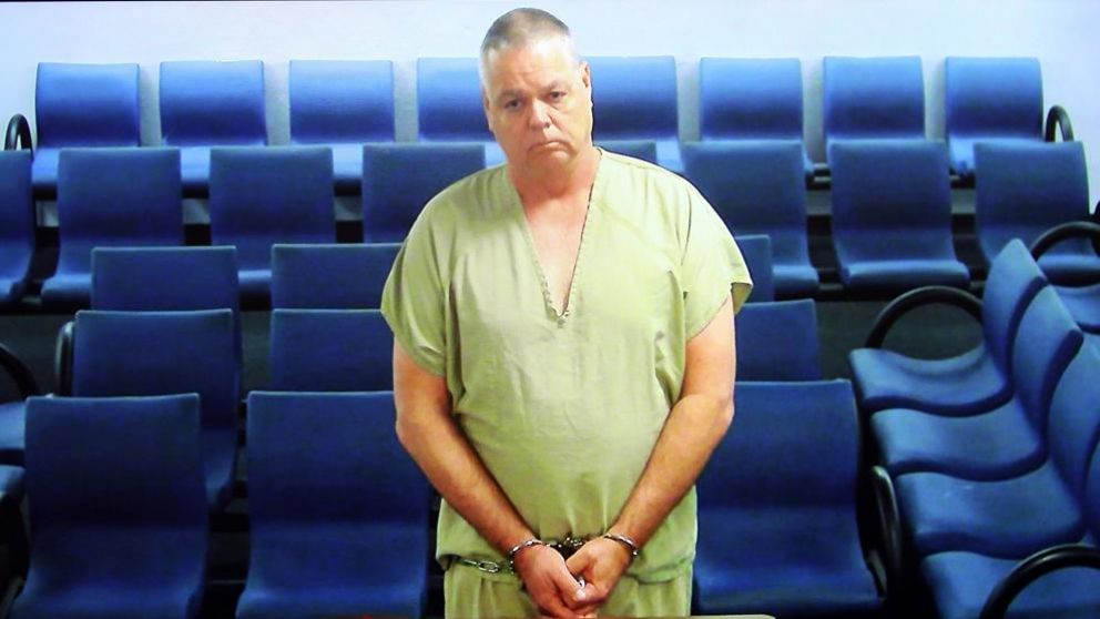 Scot Petereson, esposa y con uniforme de prisión.