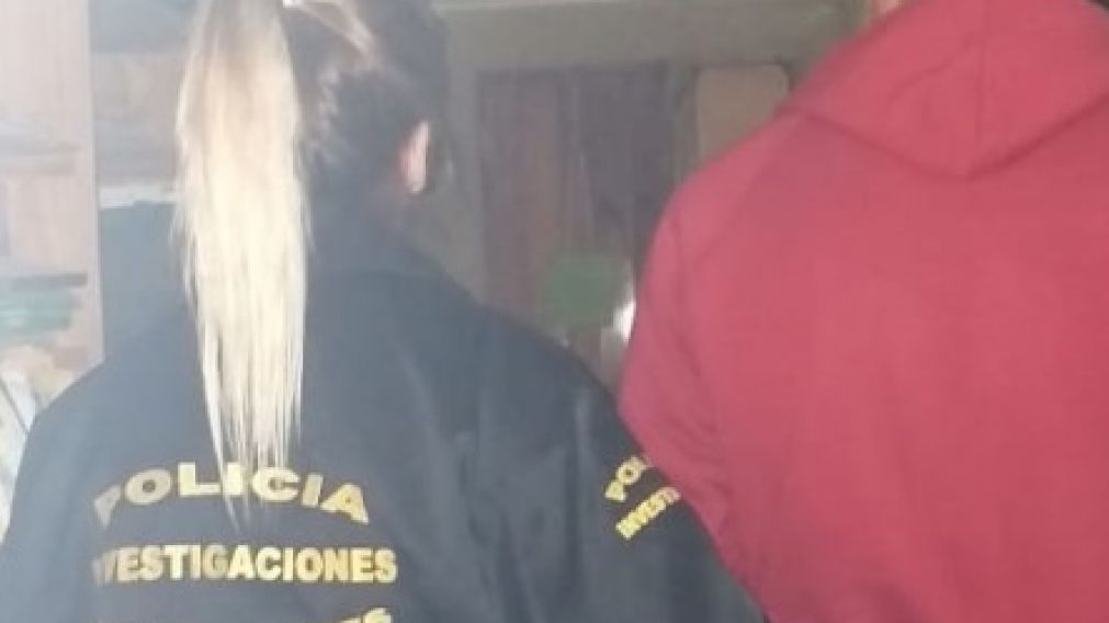 Este es el docente que fue detenido por los investigadores policiales en la localidad de Pontevedra.