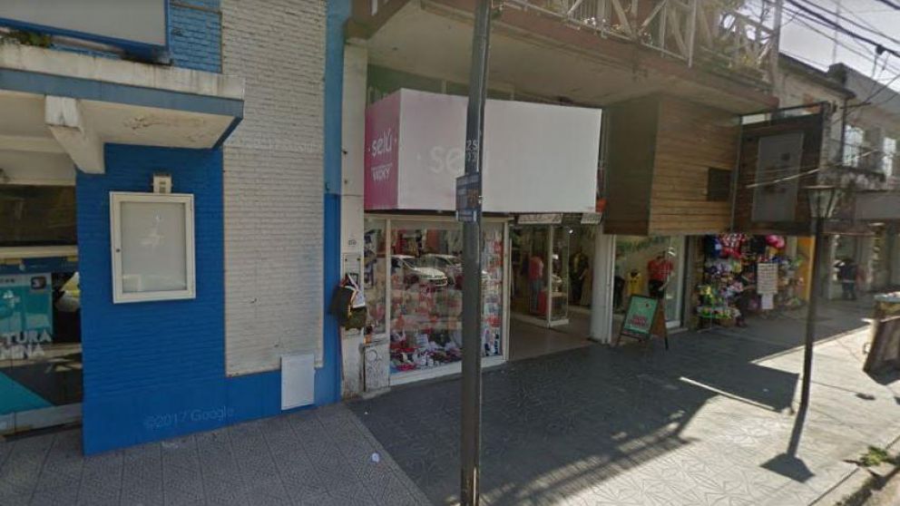 El local est� situado en una galer�a en la localidad de Caseros. (Google Street View) 