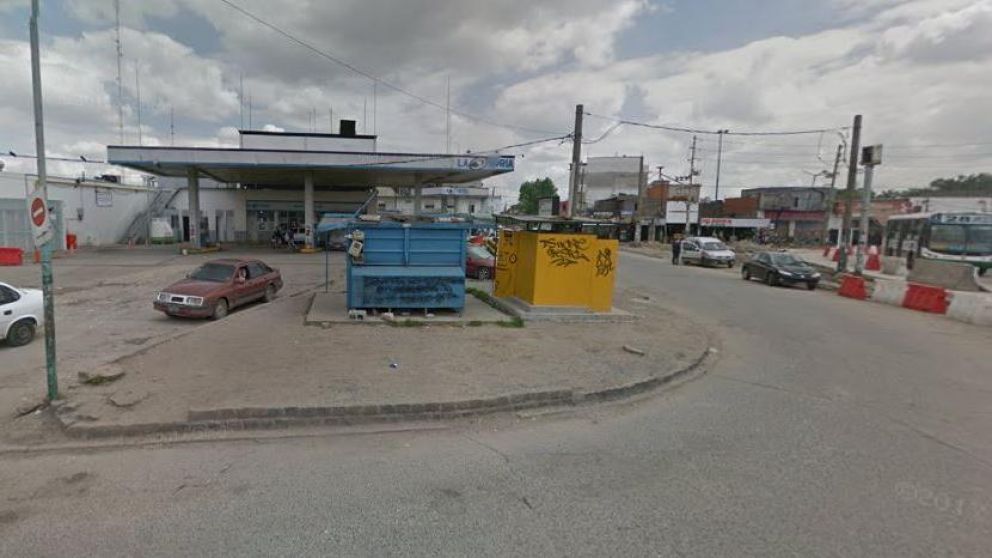 En esta estación de GNC se citan los pibes para pelear.