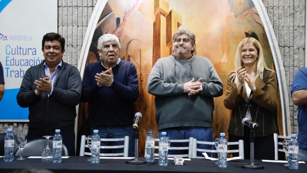 En Smata, presentó el Partido de la Cultura, Educación y Trabajo (CET).