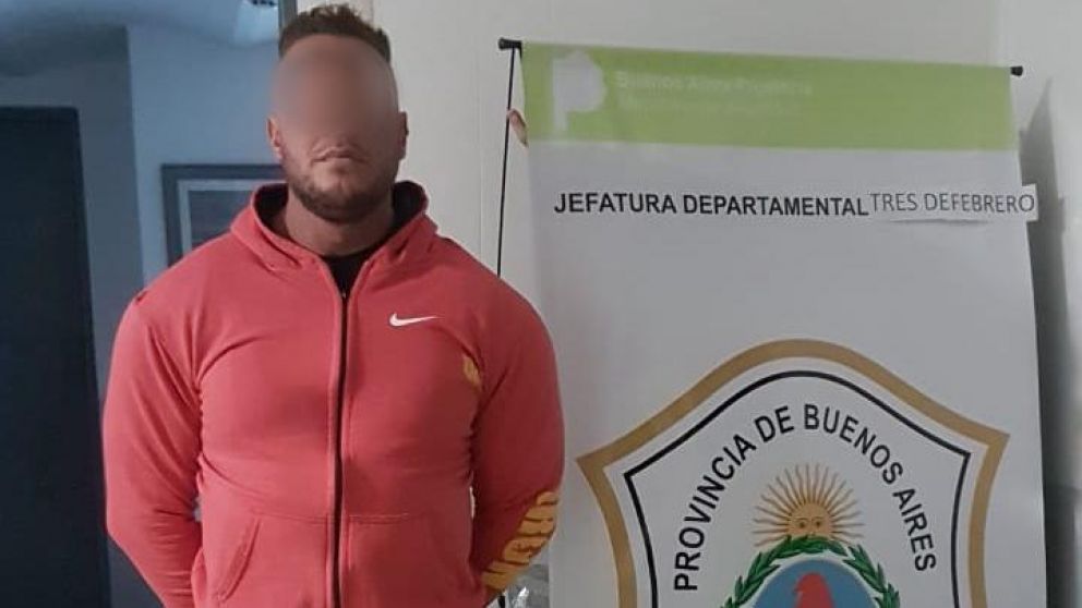 Este es el sujeto capturado por la policía.
