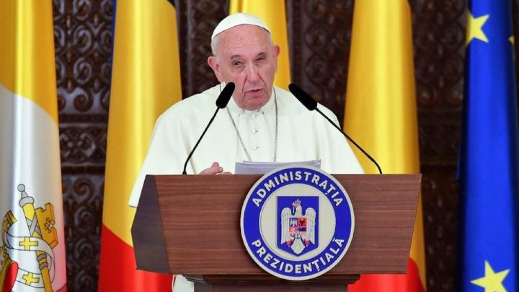 Bergoglio, en su mensaje al pueblo de Rumania.