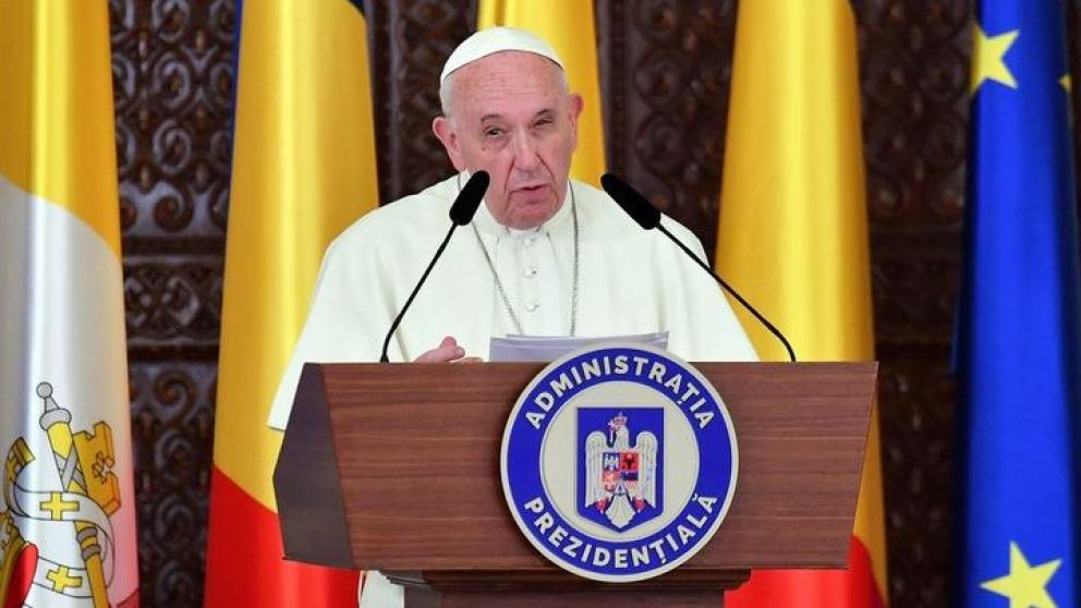 Bergoglio, en su mensaje al pueblo de Rumania.