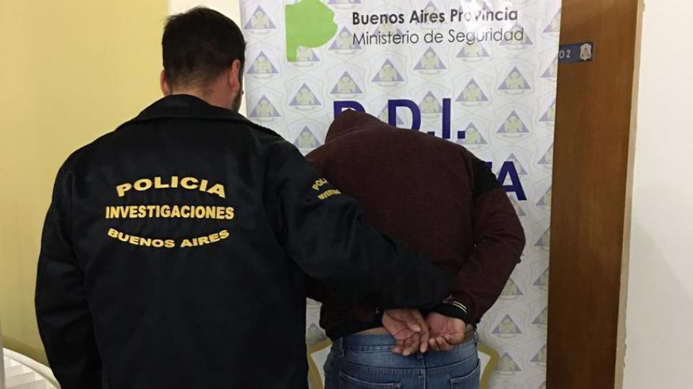 La Policía de la Provincia de Buenos Aires detuvo a dos masculinos.