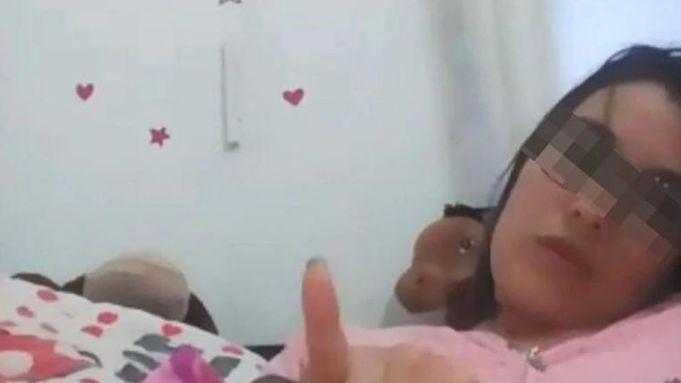 Imputan a profesora que le mandaba videos sexuales a un alumno