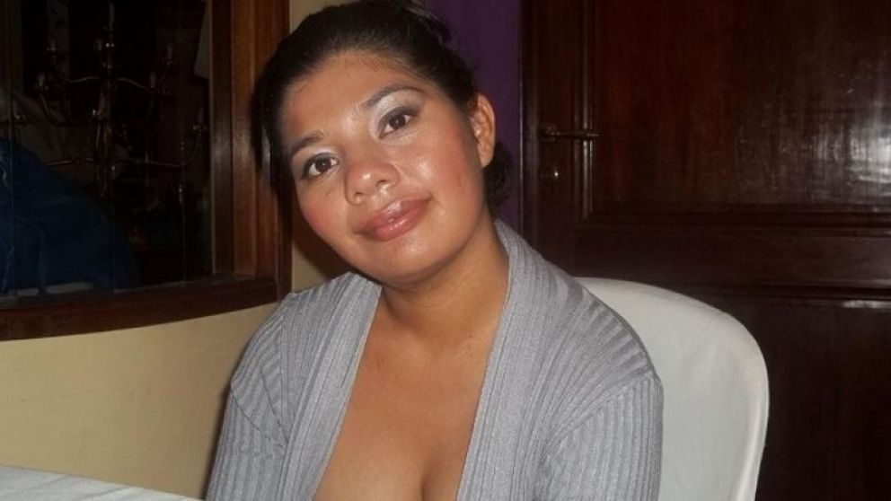 A Carola le pegó con saña causándole heridas mortales.