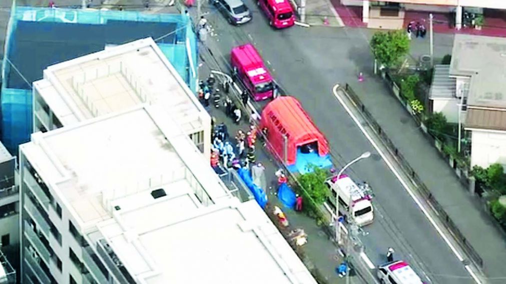 Bomberos y ambulancias asistieron a las víctimas.