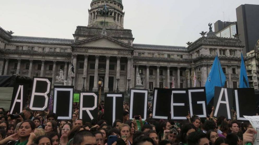 Habrá varias manifestaciones durante una nueva presentación por la ley del aborto.
