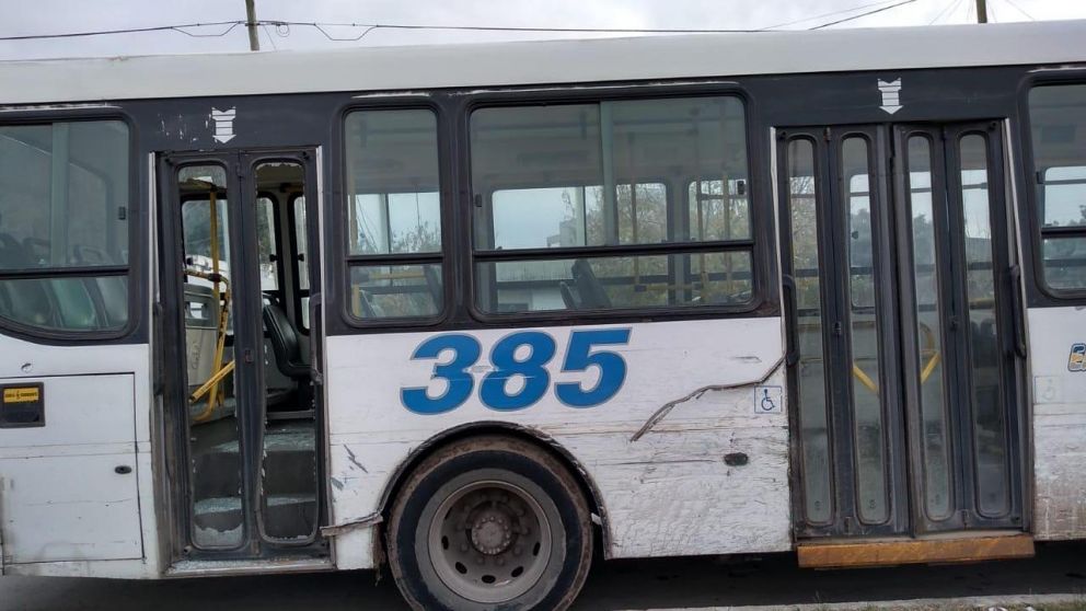 Este coche de la línea 385 fue el que robó el joven delincuente.