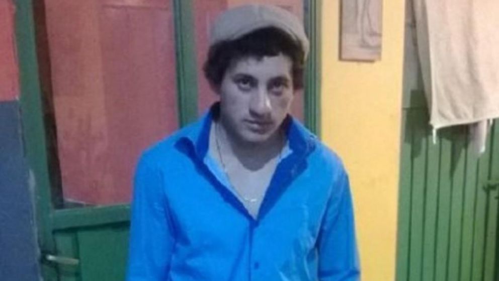 Carlos Aníbal Suárez manejaba el coche que luego colisionó contra el camión.