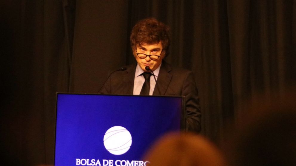 Javier Milei brindó un discurso desde la Bolsa de Comercio de Córdoba.