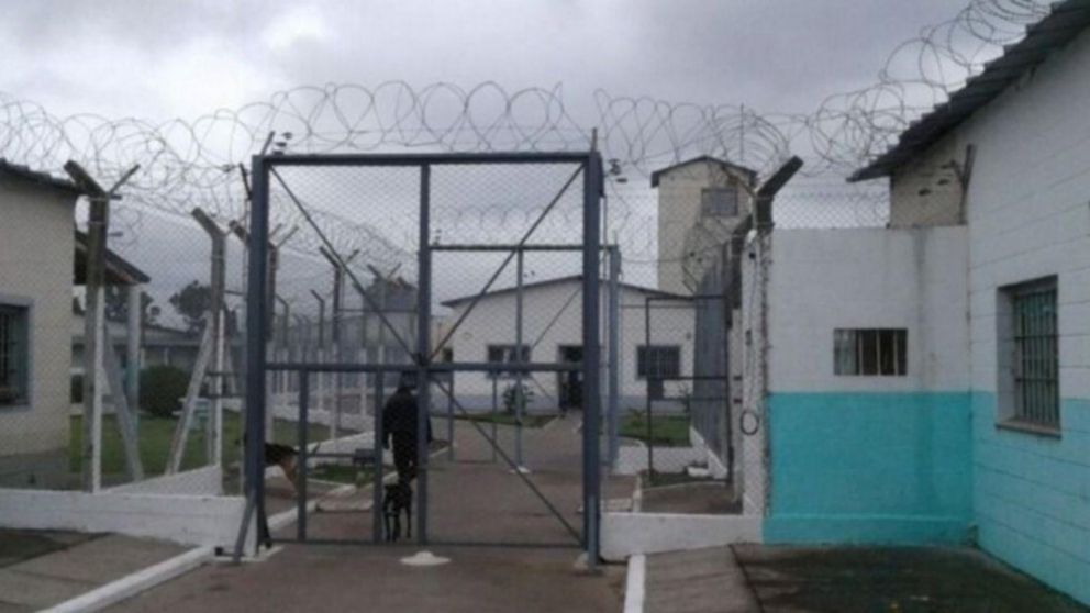 Se cree que ambos reclusos planificaron el crimen de la víctima desde un establecimiento penitenciario.