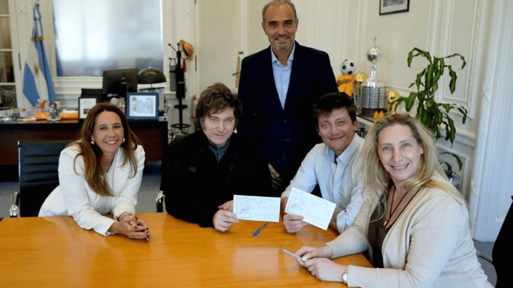Javier Milei desplazó de la coordinación de la campaña nacional a Lule Menem.