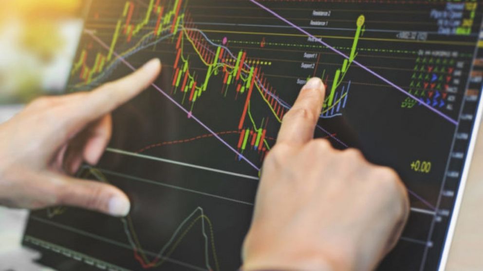 En el mercado bursátil, las acciones de empresas argentinas que cotizan en Wall Street también registraron bajas, con caídas de hasta el 9%.