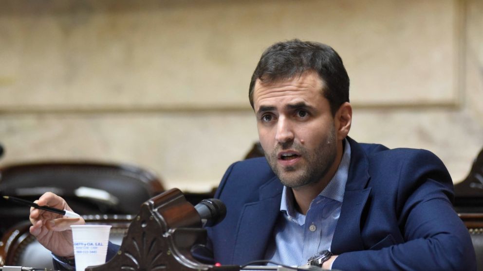 El diputada nacional Emiliano Estrada.