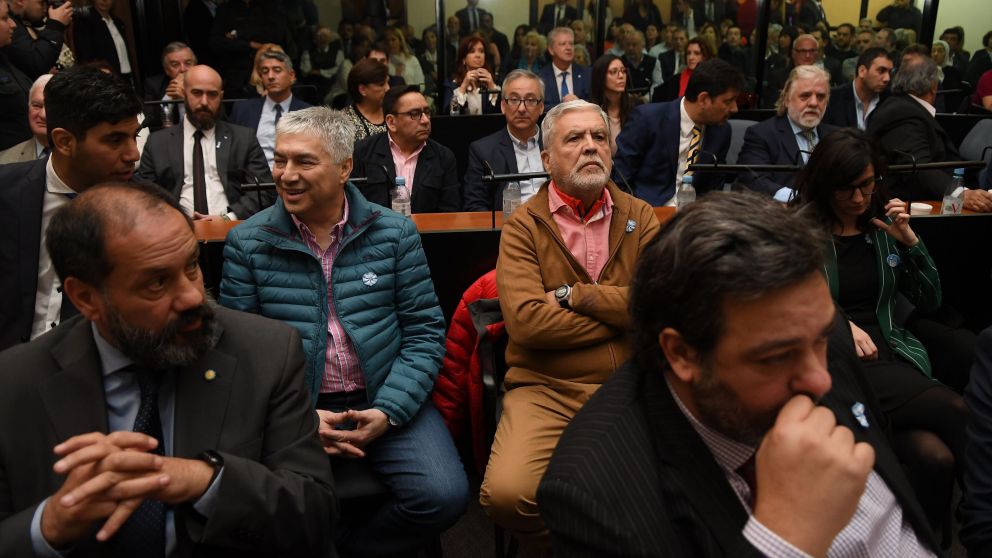 Cristina, sentada dos filas detrás de Lázaro Báez y Julio De Vido (Rubén Paredes/Crónica)