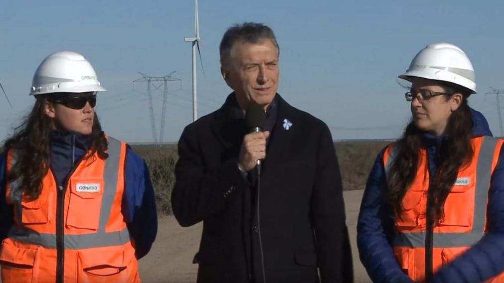 Macri visitó las obras del nuevo parque eólico en Pomona.