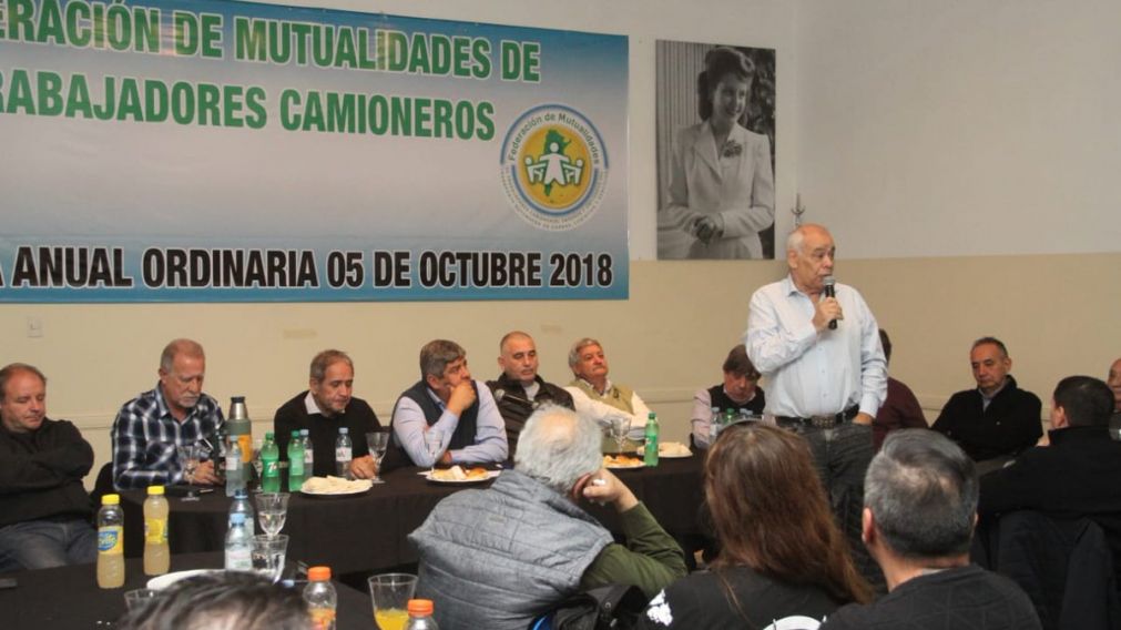 Este martes se llevó adelante un plenario de gremios en la biblioteca de Camioneros.