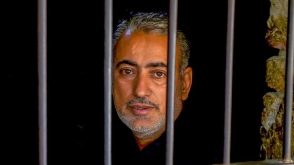 El m�dico fue detenido. 
