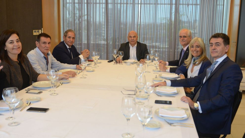 Personalidades de la política y del mundo académico visitaron a las autoridades del grupo Crónica.