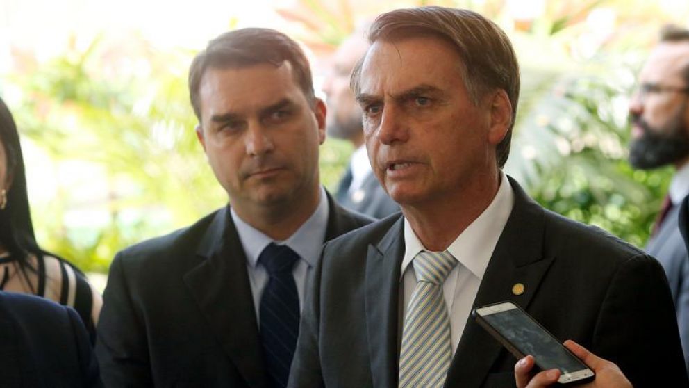 El mandatario brasileño cree las acusaciones a su hijo, son parte de una persecución política.