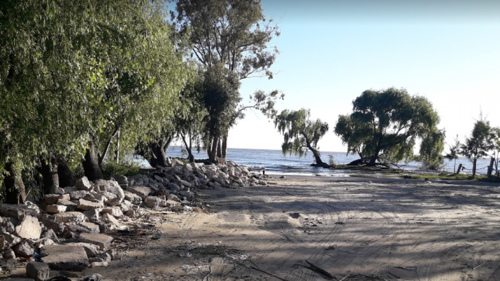 El cadáver fue hallado en la zona costera de “Playa La Bagliardi” (Fuente: GoogleMaps).