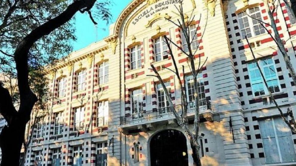 Un nieto de De Vido denunció que un profesor del Otto Krause lo iba a mandar a marzo..