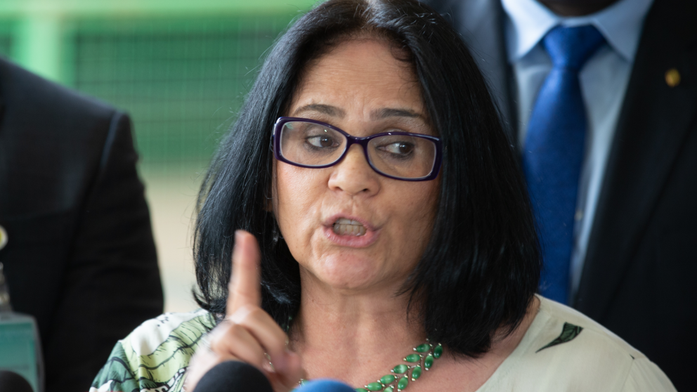 Ministra brasileña sugiere que "Frozen" enseña a las niñas a ser lesbianas.