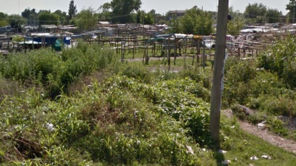 El sangriento hecho se produjo en este humilde vecindario.