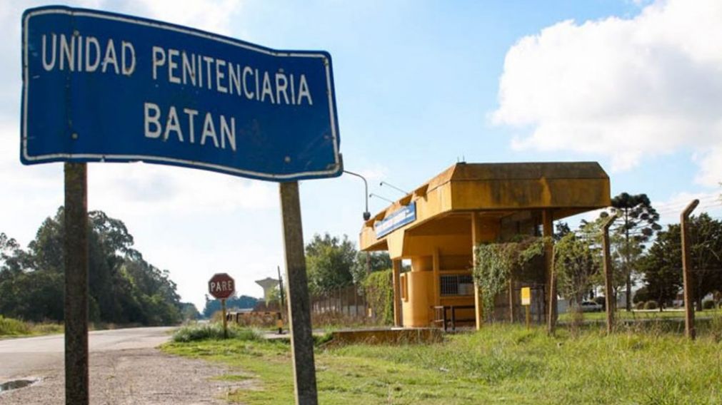 Los presos treparon el alambrado.