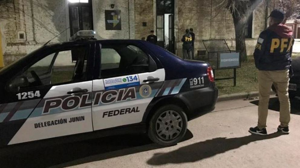 Los allanamientos fueron en la casa particular del acusado y en una pizzería.