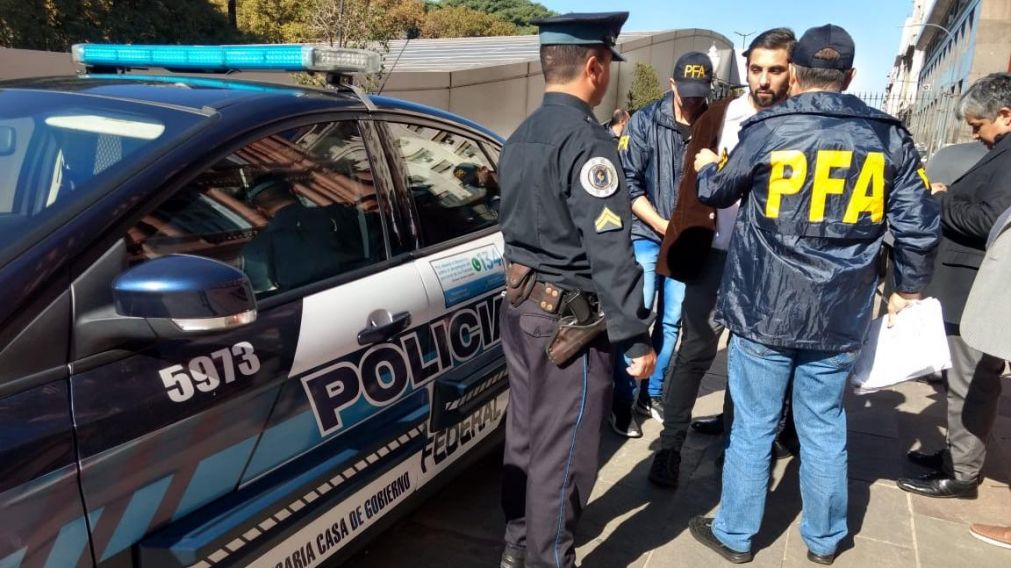 Dijo tener audiencia con Macri y quiso entrar armado a la Casa Rosada