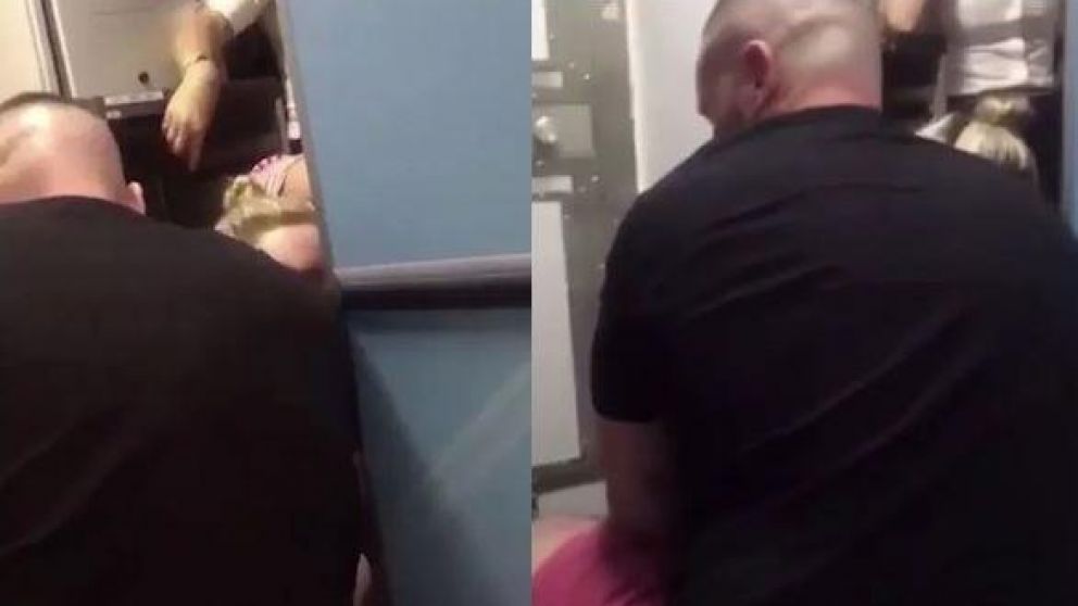 El agresor fue detenido cuando el avión aterrizó. (Captura)